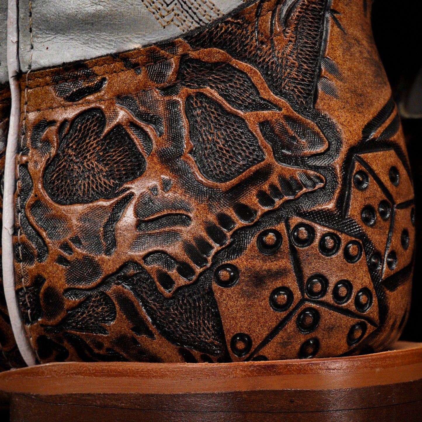 “The Dead Man’s Hand” Tan Safari