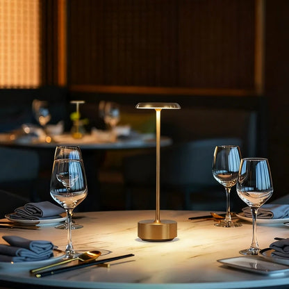 Luxora™ Tischlampe