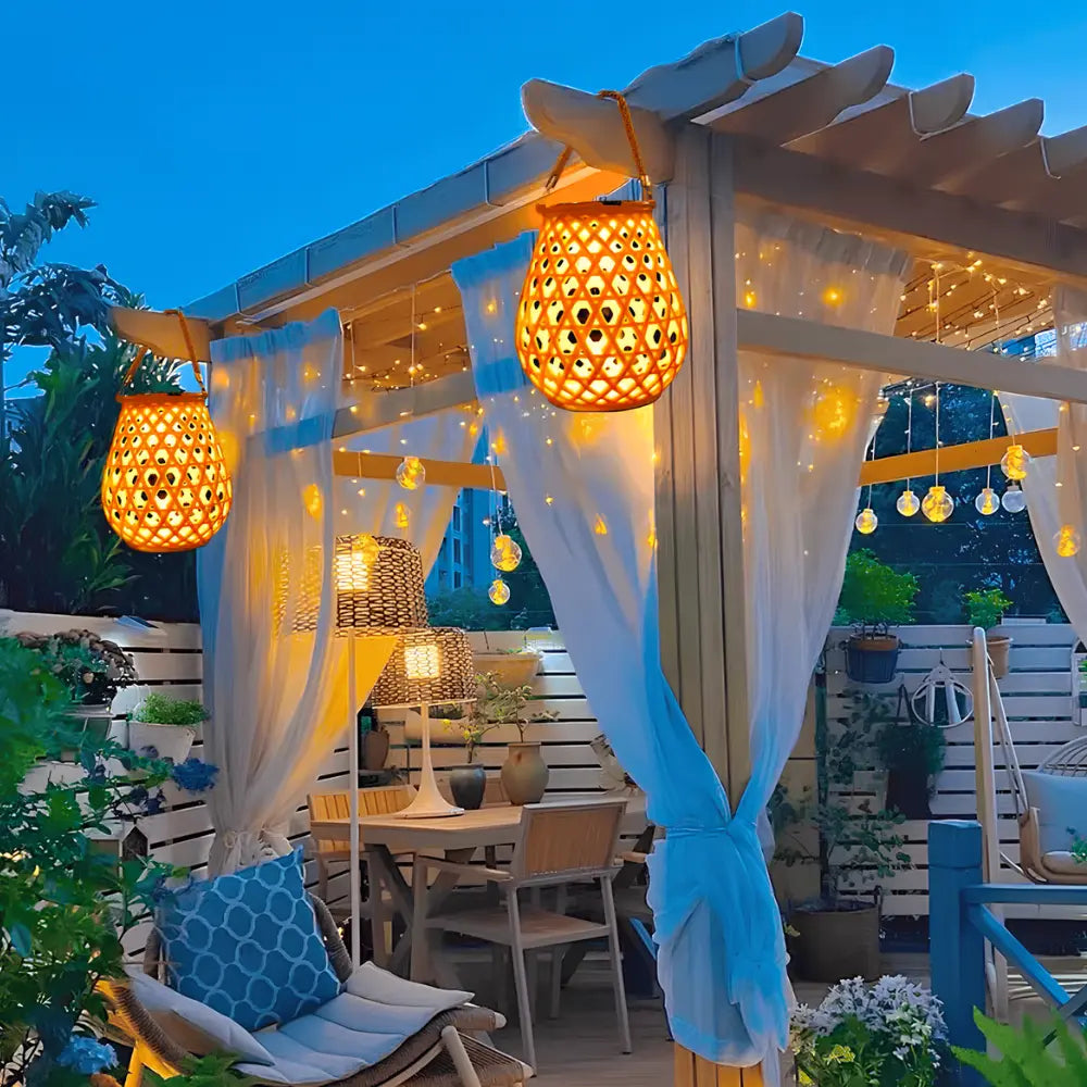 Solara™ Geflochtene Laterne