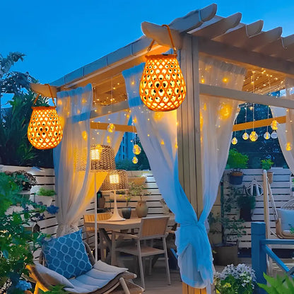 Solara™ Geflochtene Laterne