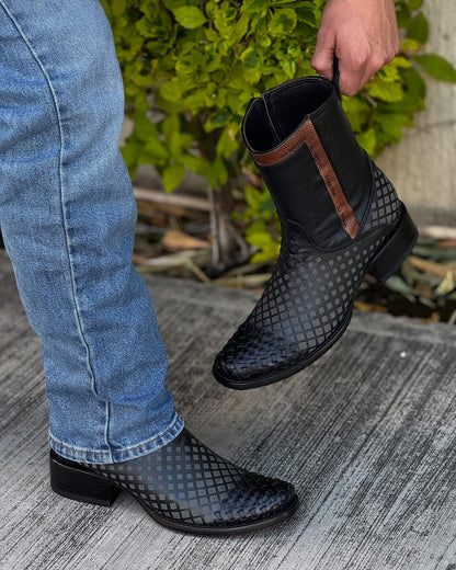 Whiskey Stride | Rivet Cristined Boots