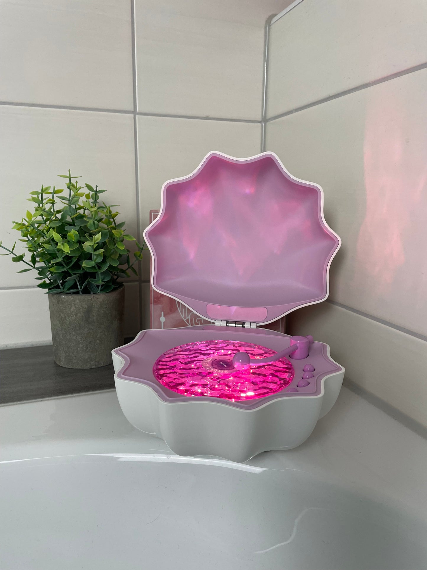 Attrendy™ Shell Wave