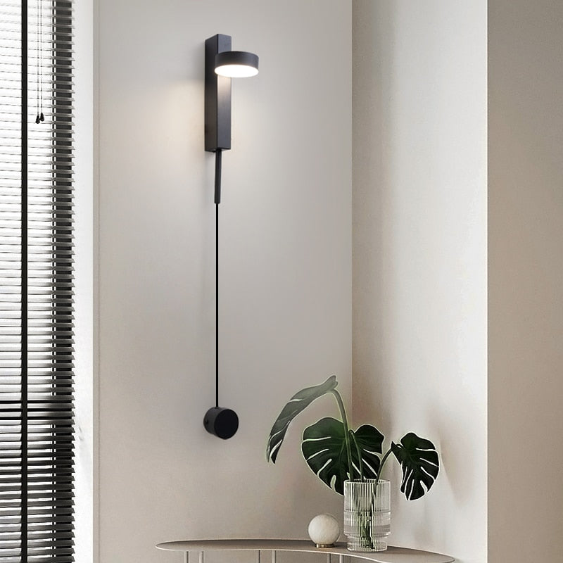 Emelie - Goldene Wandleuchte mit Dimmschalter