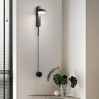 Emelie - Goldene Wandleuchte mit Dimmschalter