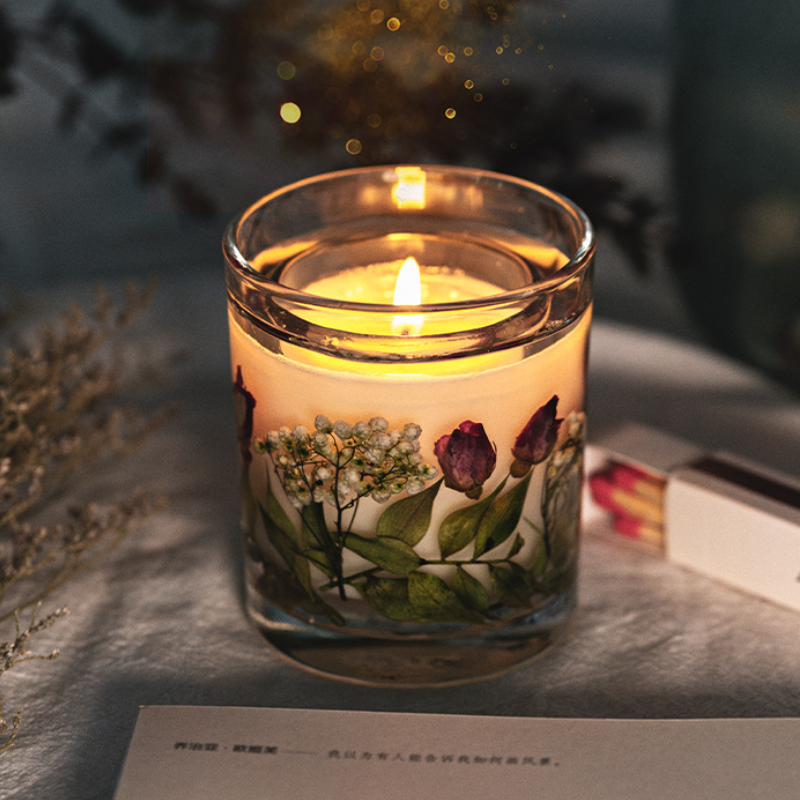 Éclat Botanique – Bougie en Cire de Soja aux Fleurs Séchées